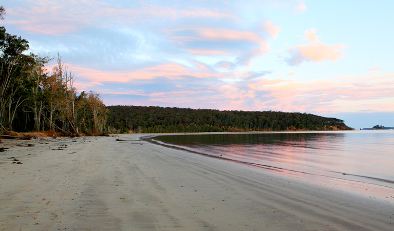 Cullendulla Beach, Cullendulla Creek Nature Reserve. Photo: Matthew Makeham/OEH