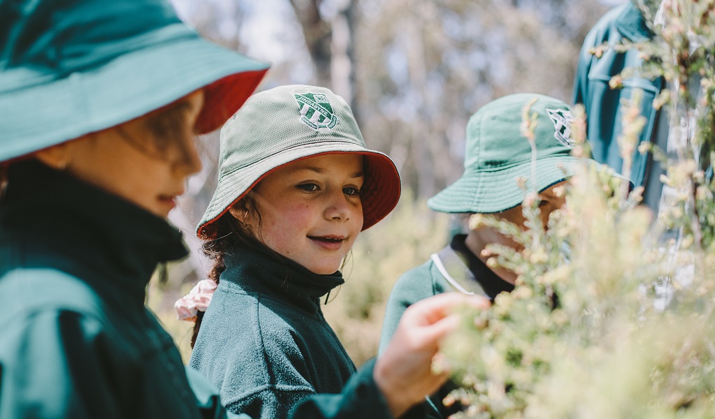 Children on a school excursion, Kosciuszko Education Centre, Kosciuszko National Park. Photo: Remy Brand &copy; DPE